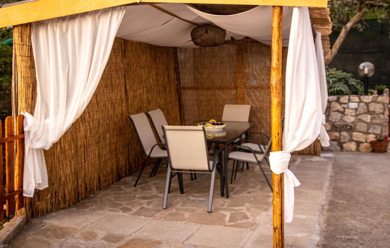 Maison Emilie ماسّا لوبْرينسِ المظهر الخارجي الصورة
