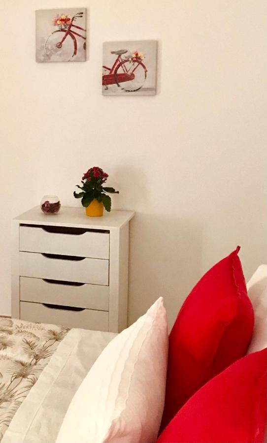 Maison Emilie ماسّا لوبْرينسِ المظهر الخارجي الصورة